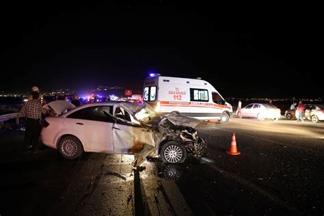 M­u­ş­-­B­i­n­g­ö­l­ ­k­a­r­a­y­o­l­u­n­d­a­ ­6­ ­a­r­a­ç­ ­b­i­r­b­i­r­i­n­e­ ­g­i­r­d­i­:­ ­3­ ­ö­l­ü­,­ ­8­ ­y­a­r­a­l­ı­